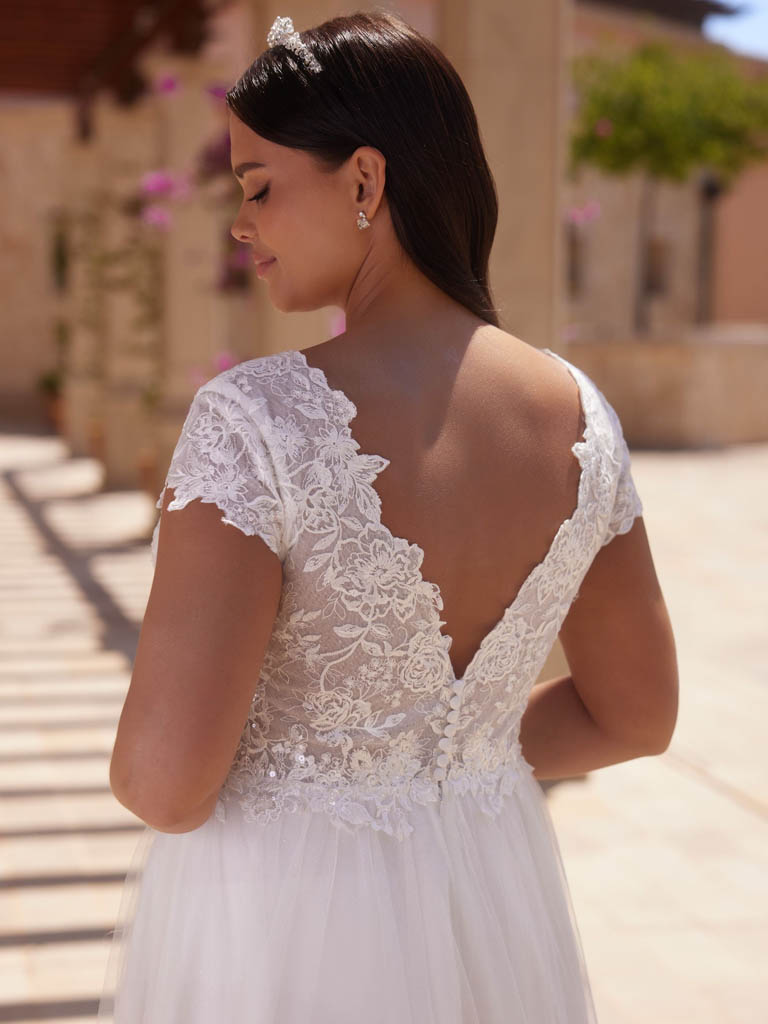 robe-de-mariee-prix-doux-uriel-4.jpg