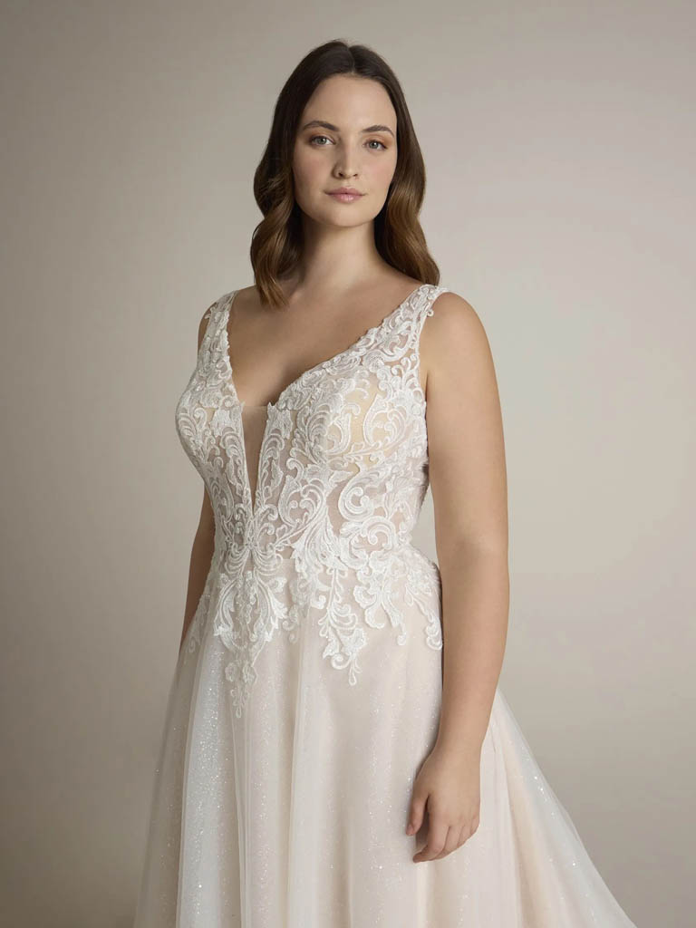 robe-de-mariee-pronovias-group-chrysalis-3.jpg